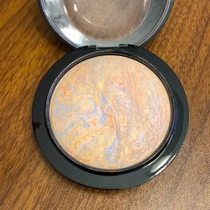 MAC Skinfinish in Lightscapade
